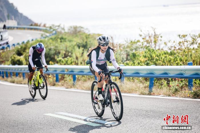 2025年浙江舟山朱家尖公路自行车嘉年华：体育与