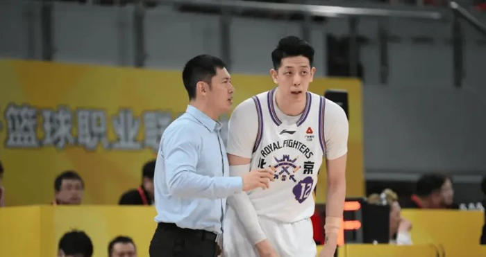 广厦力克北控终结三连败 张庆鹏战术失误成关键