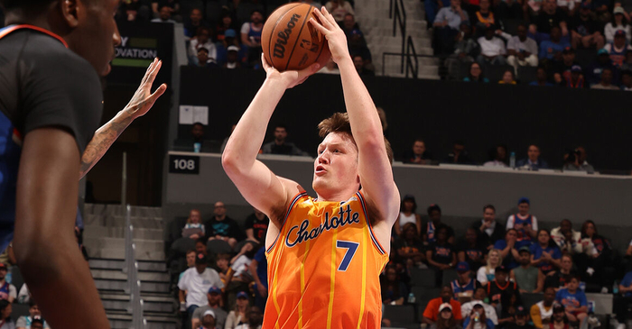 克努佩尔砍26+11+8率队掀翻尼克斯 黄蜂锁定5连胜