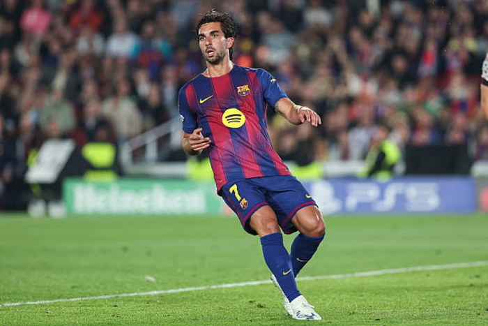 拉明·亚马尔孤军奋战，巴萨欧冠半决赛前景堪忧