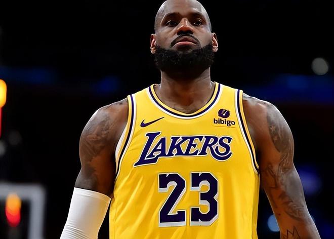 勒布朗·詹姆斯面临职业生涯抉择：湖人未续约，