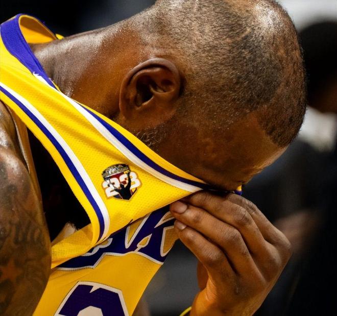 勒布朗·詹姆斯面临职业生涯抉择：湖人未续约，