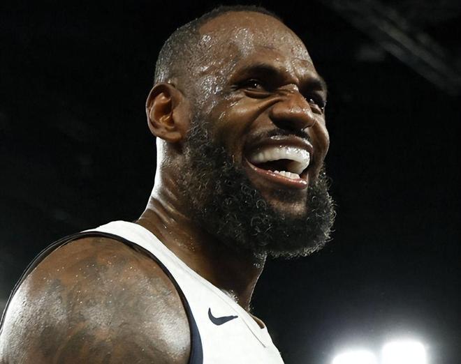 勒布朗·詹姆斯面临职业生涯抉择：湖人未续约，